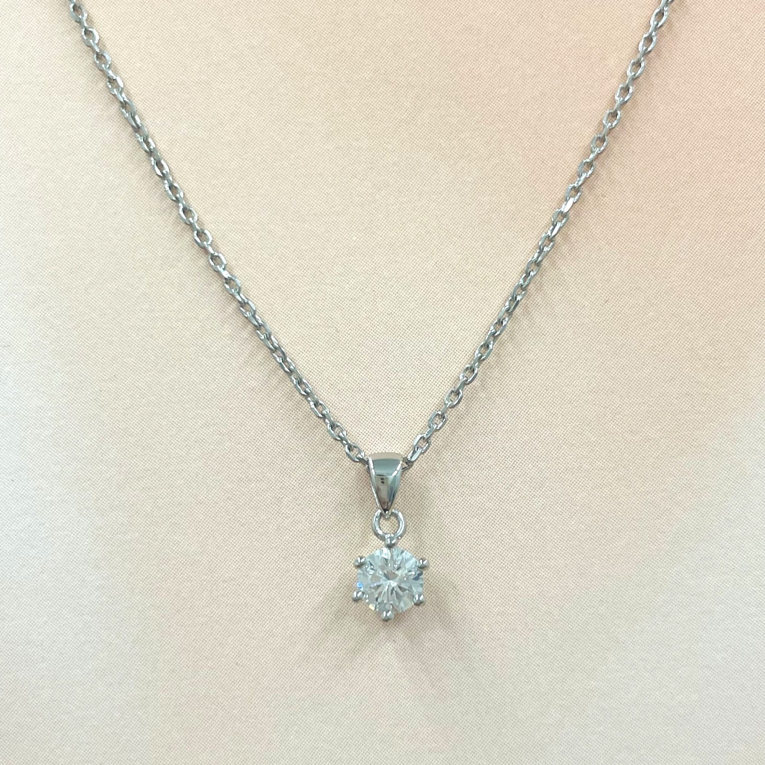 遺骨ダイヤモンドリング MDR-104 (TK様/東京都) 。製作過程の報告や仕上がりに満足 とのレビュー。