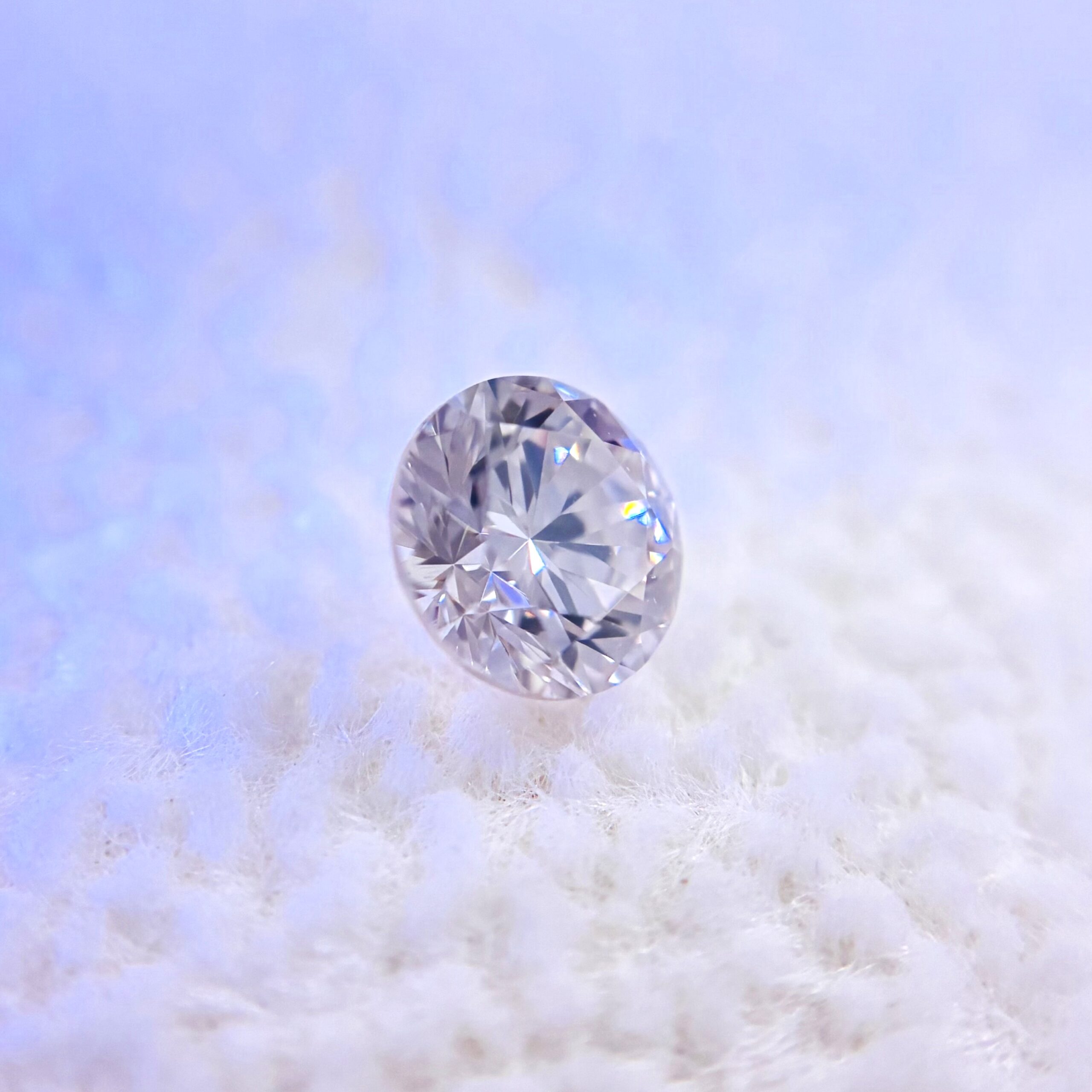 お母様の遺骨から作られた澄んだ輝きのメモリアルダイヤモンド